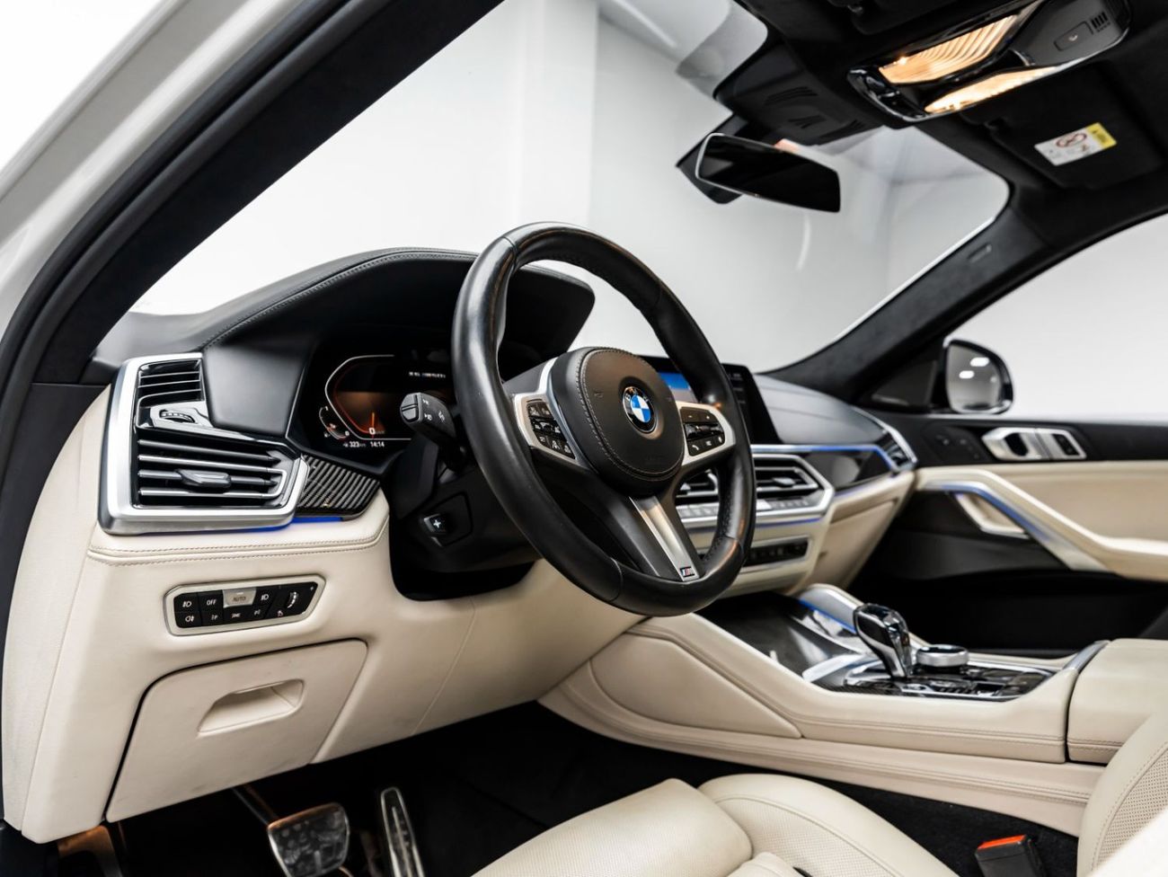 BMW X6 M50i 4.4L 2020 BMW X6 M50i, BMW Warranty + Service Contract, Low KMs, GCC