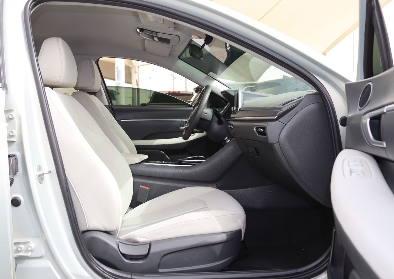 هيونداي سوناتا هيونداى سوناتا خليجى موديل 2020 -2.5L ممشىى 97000 كم  بسعر40000  بحاله ممتازه