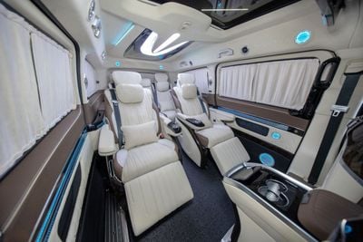 Mercedes-Benz V 300 Ramadan Special Offer | 1 of 28 Magellan Edition | 2 Year Interior Warranty