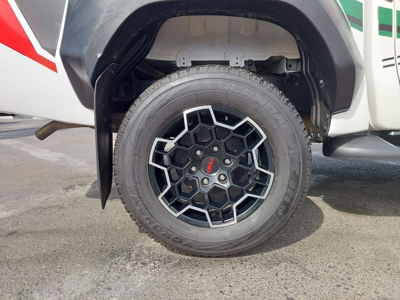 تويوتا هيلوكس GR SPORT (RAMADAN OFFER) TOYOTA HILUX PICKUP RHD 2022 MODEL 2.4 L DIESEL AUTOMATIC(PM70393)