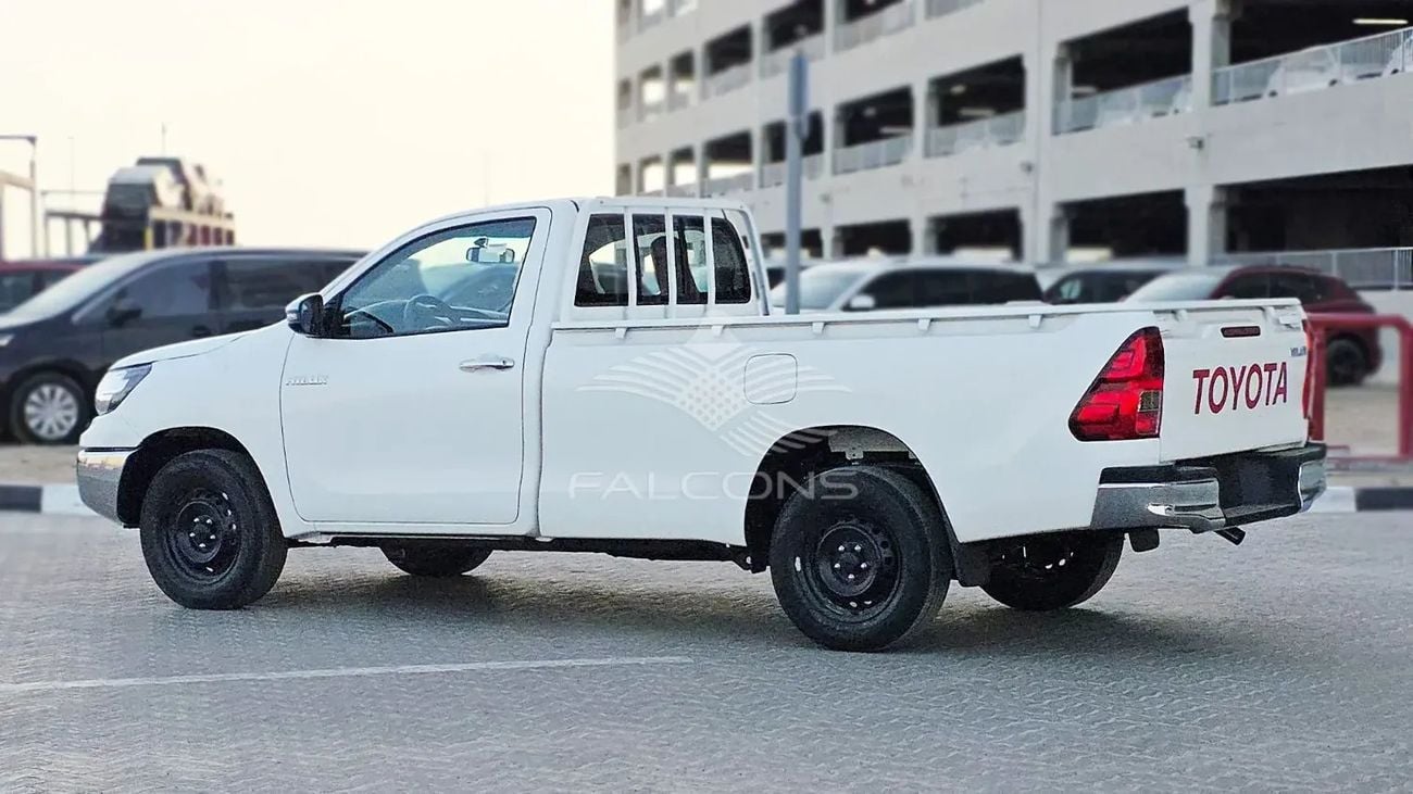 تويوتا هيلوكس 2.4L Diesel SC 2WD  MT