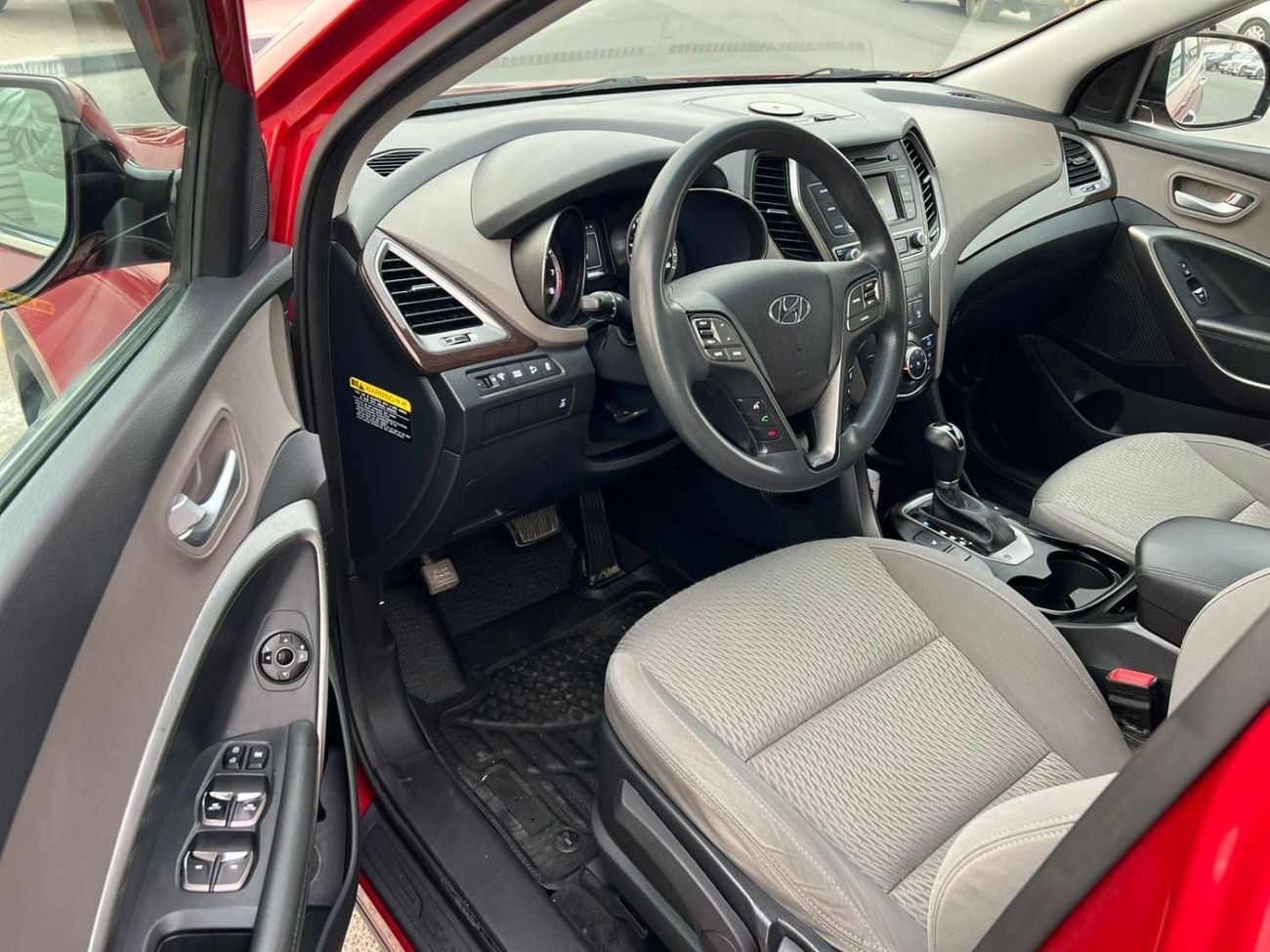 Hyundai Santa Fe GLS 2018 Hyundai Santafe 3.3L V6 - Rear Camera - AWD 4x4 - 7 Seats
