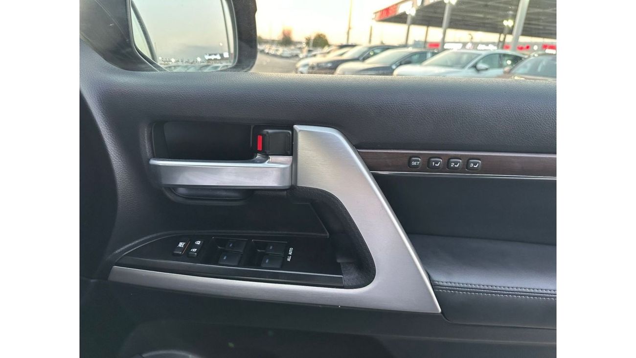 Toyota Land Cruiser ZX | MODIFIED TO LC300 GR SPORTS | 2017 | RHD | 4.6L PETROL | SUNROOF | 360 VIEW CAMERA