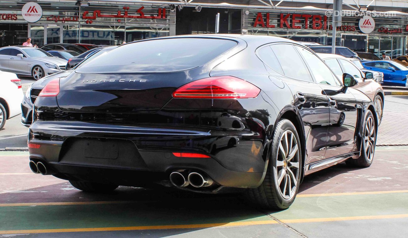 Porsche Panamera 4