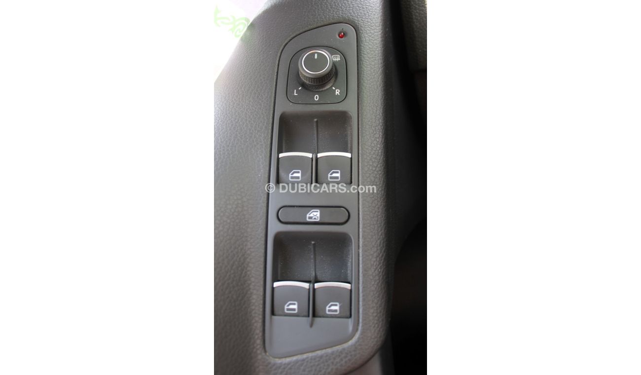 Volkswagen Tiguan SEL ACCIDENTS FREE - GCC - FULL OPTION - 2000 CC - PANORAMIC SUNROOF - ORIGINAL PAINT