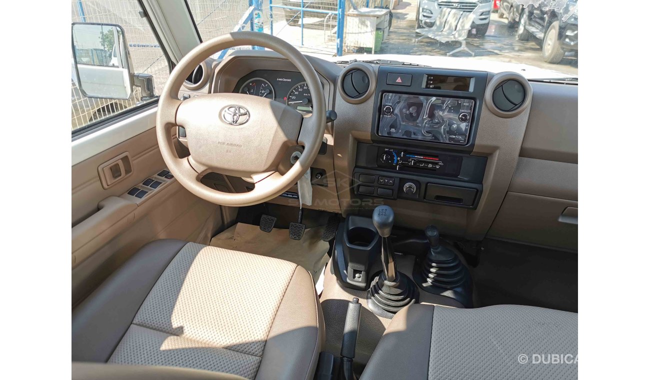 Toyota Land Cruiser Hard Top 4.2L DIESEL, 16" ALLOY RIMS, MANUAL A/C, XENON HEADLIGHTS (CODE # LX7601)