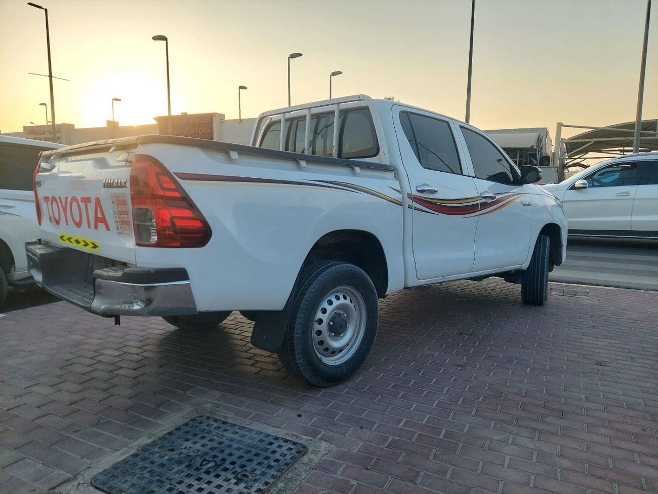 Toyota Hilux DC 2.4L 4WD DIESEL MANUAL TRANSMISSION