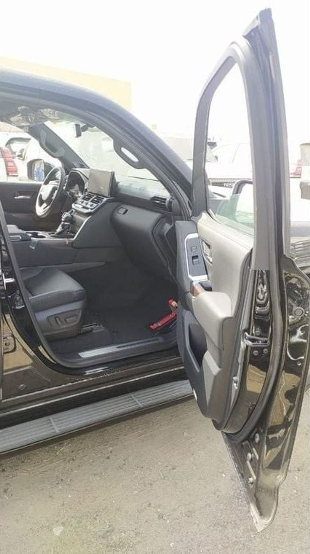 تويوتا لاند كروزر VX 3.3L TOYOTA LC300 VX+ 3.3L TWIN TURBO DIESEL