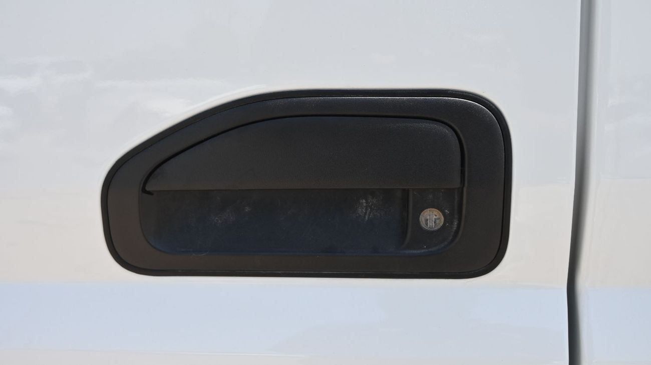 Mitsubishi Fuso Canter MITSUBISHI CANTER CARGO 4.2L DSL SCABIN 4X2 MT WITH ORIGINAL BODY 2024MY