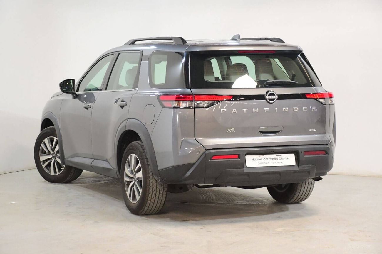 Nissan Pathfinder SL 2.0
