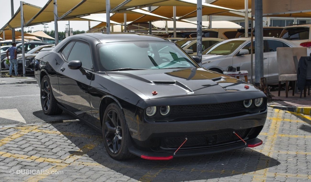 Dodge Challenger SXT