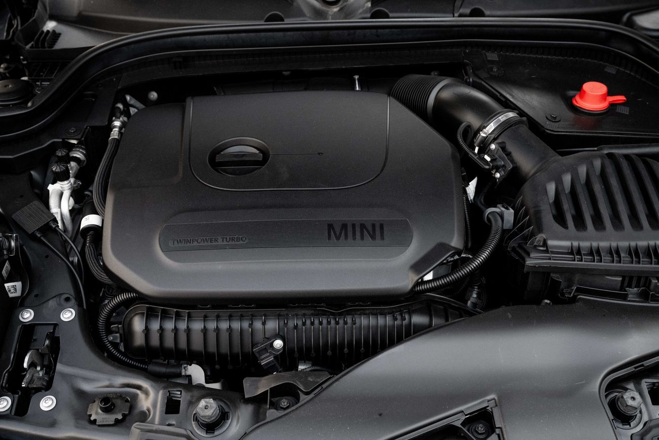 Mini Cooper COOPER S 4DR | 1,685 P.M | 0% Downpayment | AGENCY SERVICED