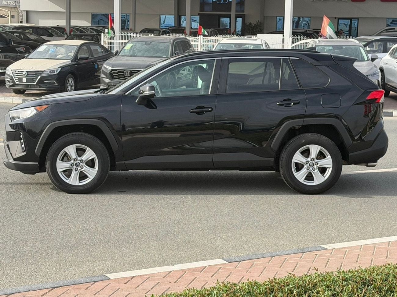 Toyota RAV4 2019 TOYOTA RAV4 XLE Full Option