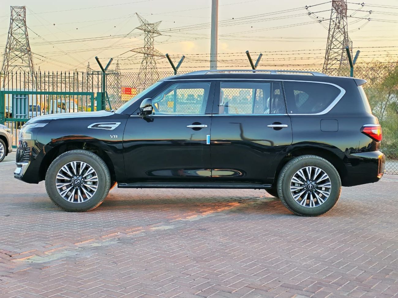 Nissan Patrol 2024 Nissan Patrol LE Platinum (Full-Option) 5.6L V8 Petrol A/T 4WD Export Only