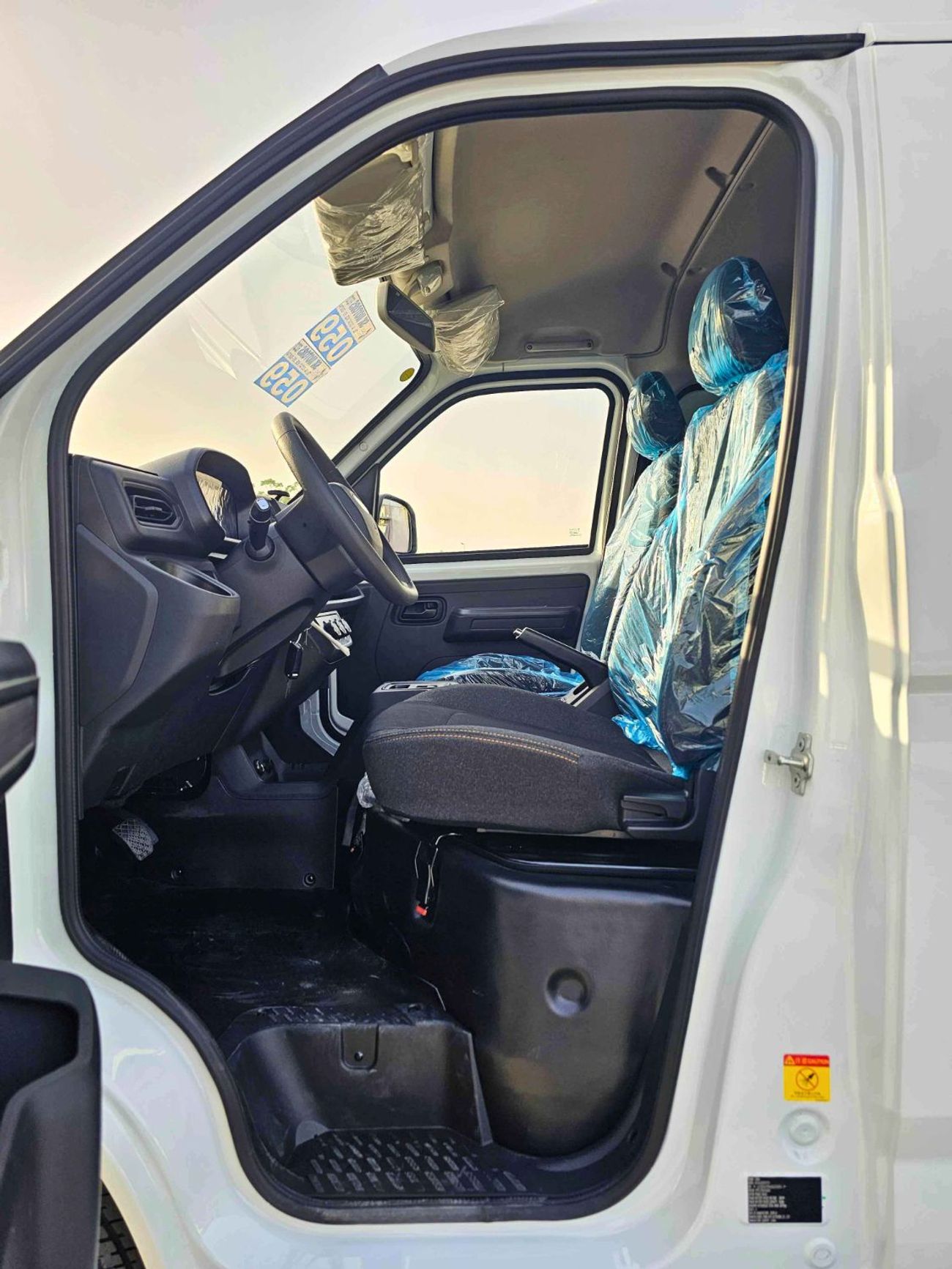 Sinogold Sena EV300 ELECTRIC / PASSENGER 9 SEATS / DUAL CHRAGING PORT (CODE # SEVP25)