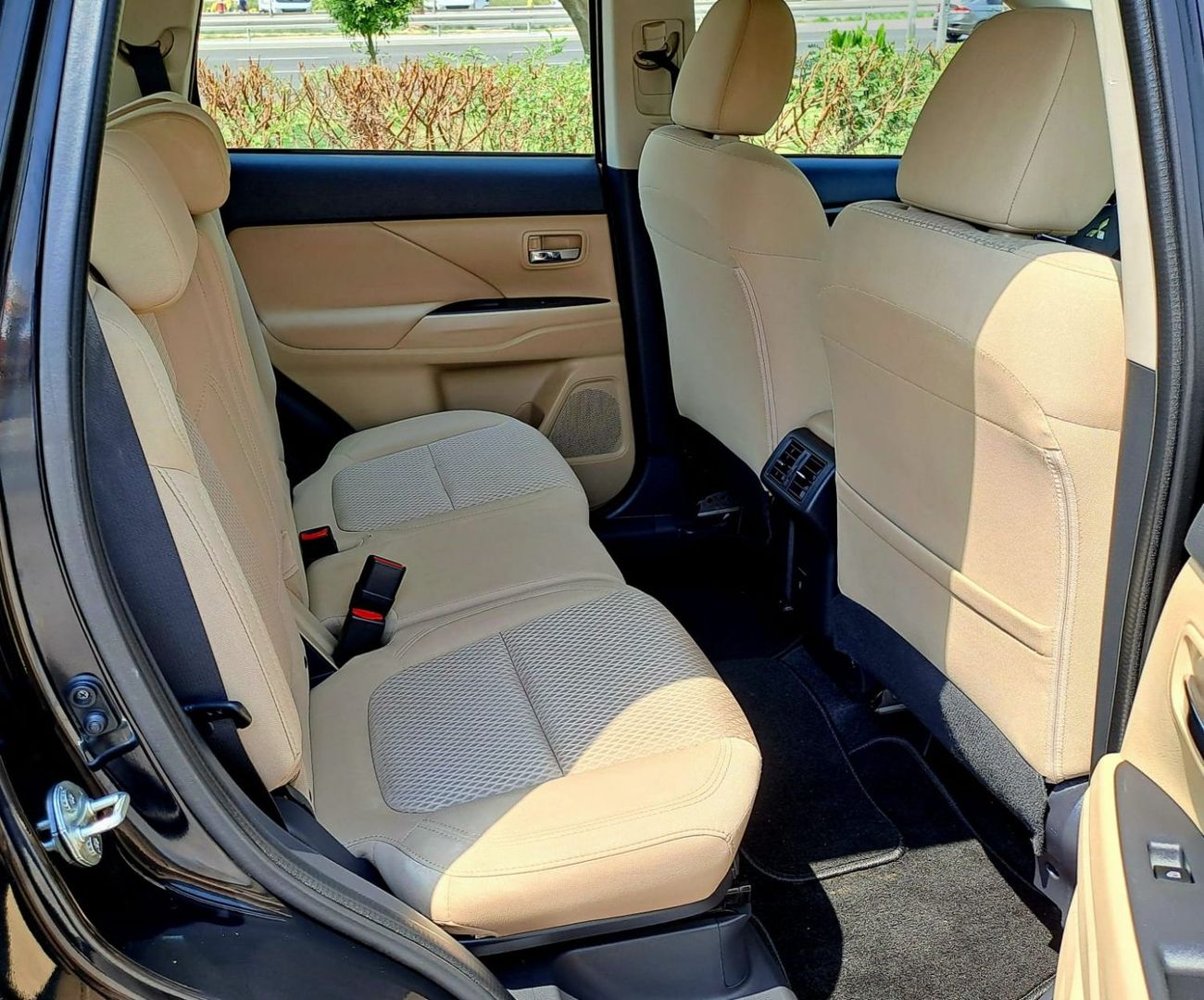 Mitsubishi Outlander GLX High 2.4L 960-Monthly l GCC l Cruise, Camera, 4x4 l Accident Free