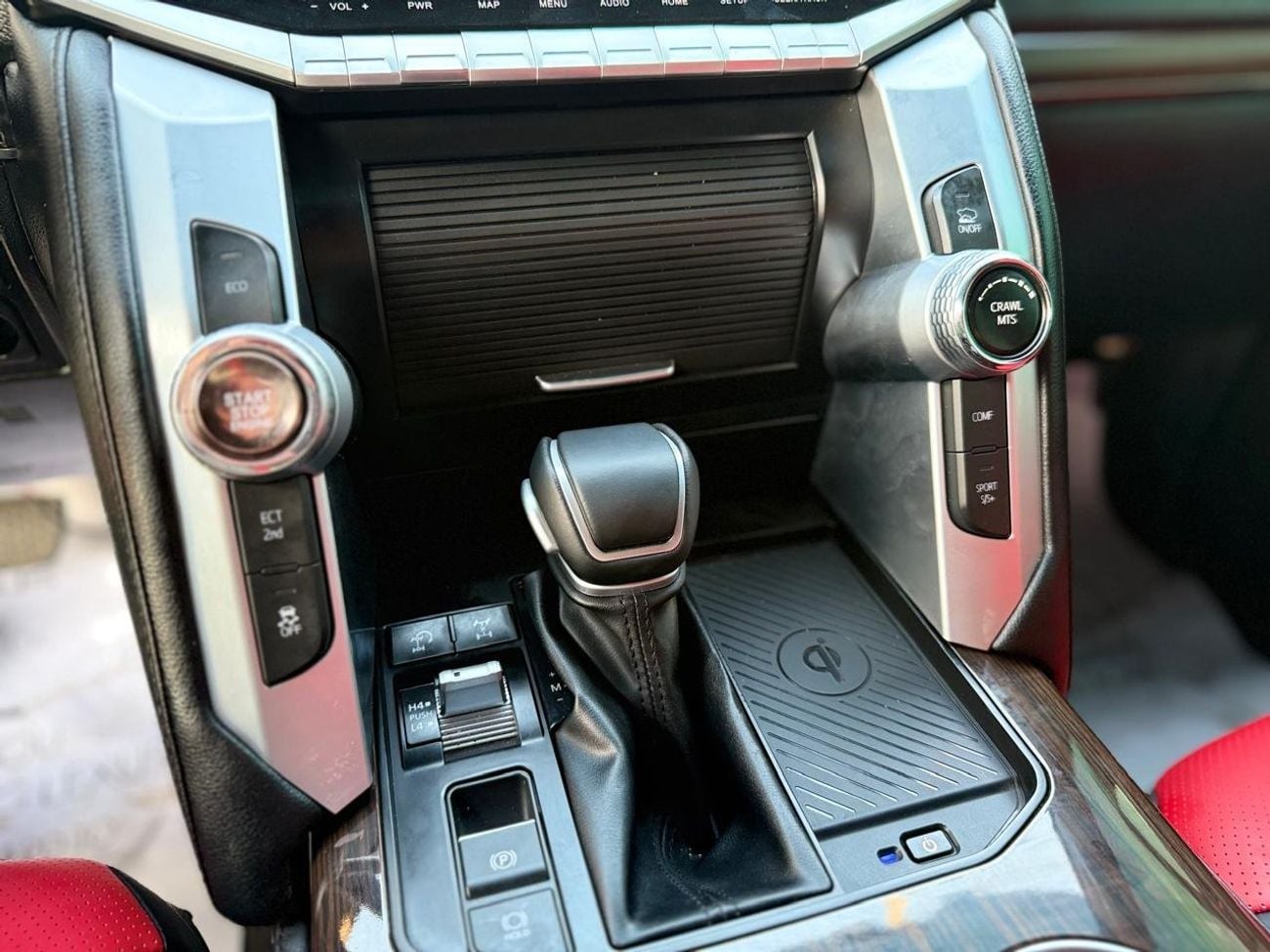 Toyota Land Cruiser GXR+ 4.0L Toyota landcuriser Years 2016 V6 GXR 4.0L upgrade interior & exterior 2025 full option