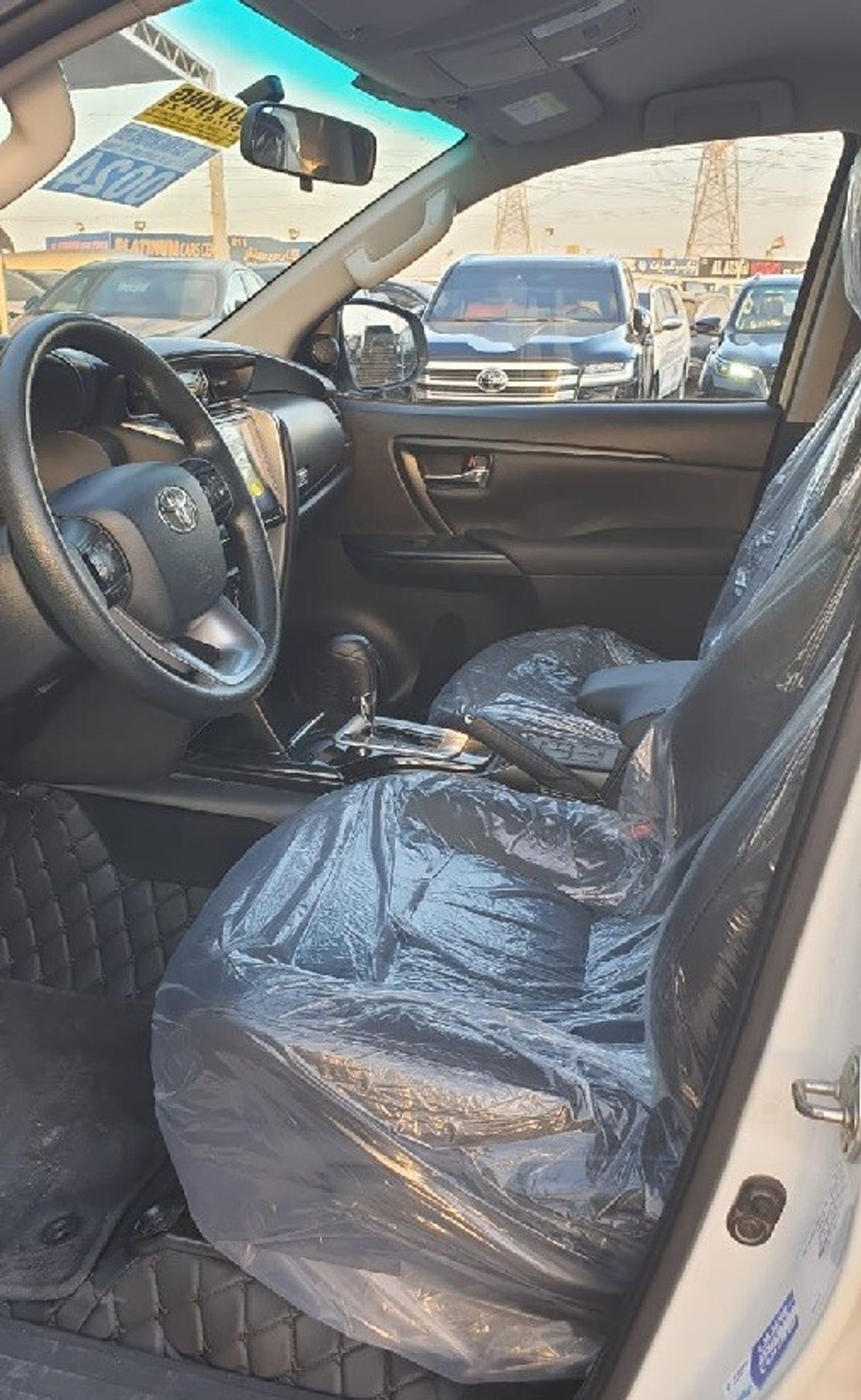 Toyota Fortuner 2.7L 4WD (PETROL)