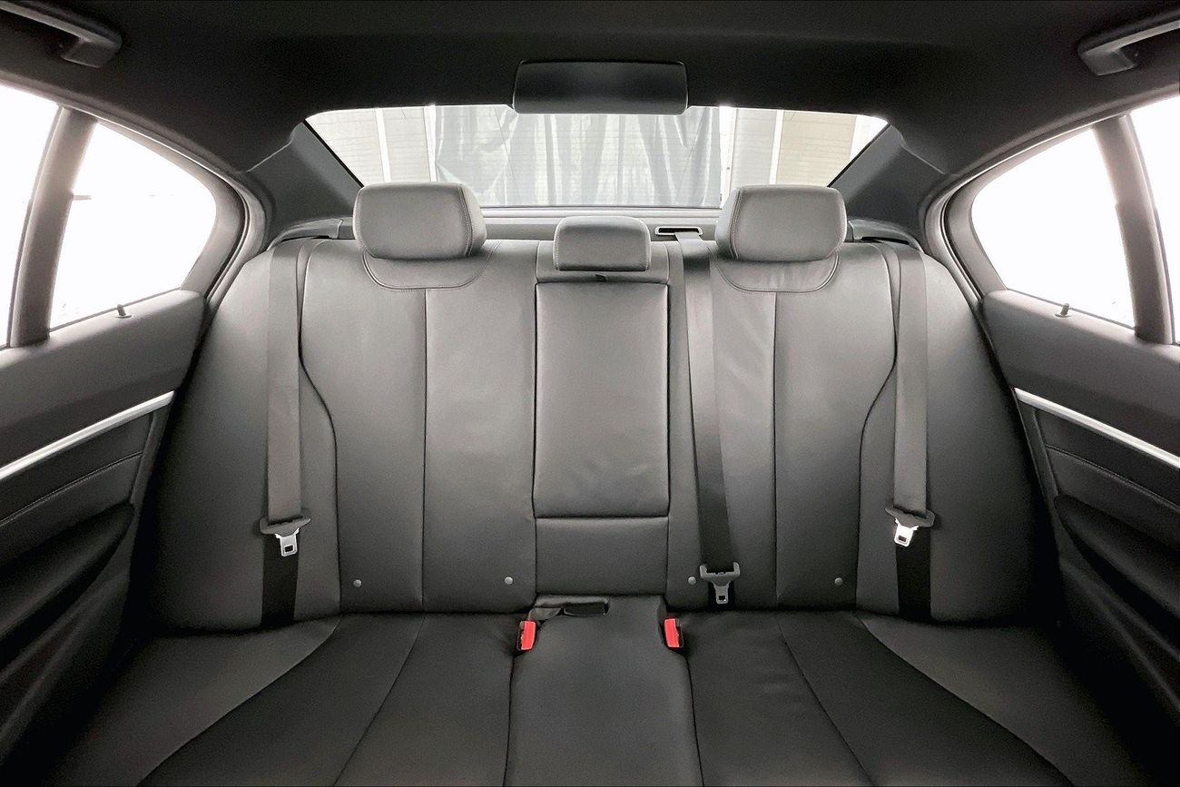 BMW 318i M Sport| 1 year free warranty | Exclusive Eid offer