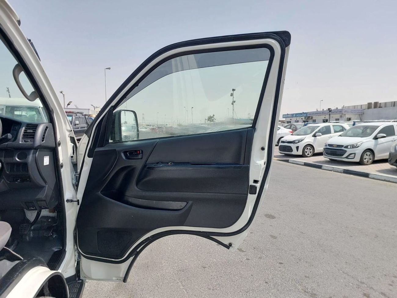 تويوتا هاياس (RAMADAN OFFER) TOYOTA HIACE VAN RHD 2018 MODEL 2.8 L DIESEL AUTOMATIC(PM08223)