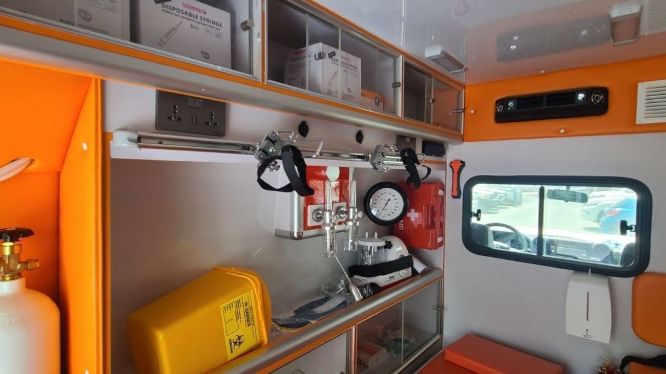 Toyota Land Cruiser 70 HT S- DLX 2026 TOYOTA LC78 2.8L DSL MT HIGHROOF AMBULANCE HT
