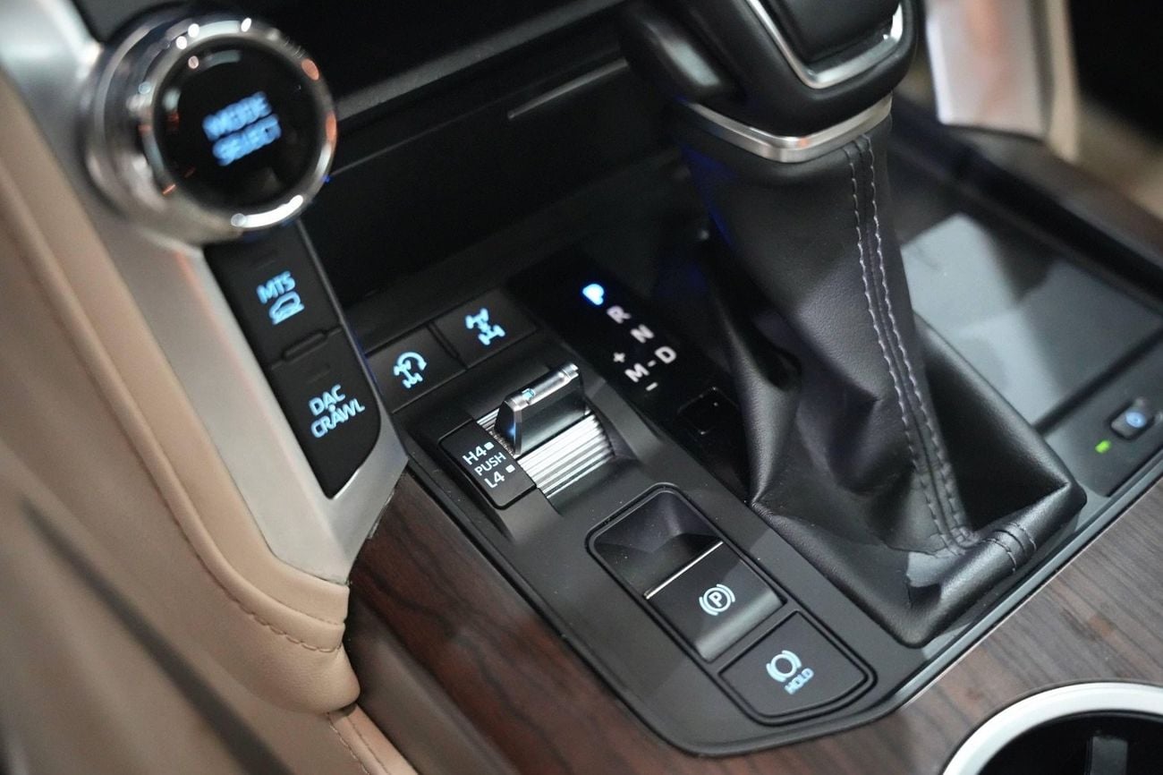 تويوتا لاند كروزر 2023 Model GXR Twin Turbo 3.5L Engine Full Option Very Perfect Condition