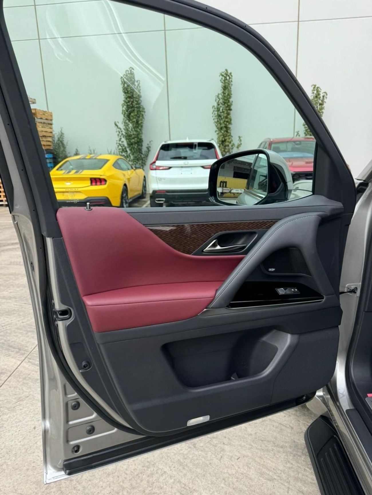 لكزس LX 500 Right-Hand drive Diesel Auto sports luxury model top of the range