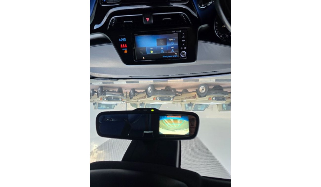 Toyota C-HR 2018 model full option Push button and leather ( Dubai pass)