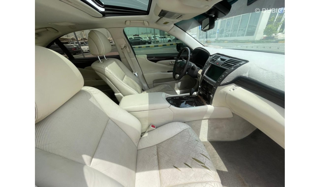 لكزس LS 460 موديل 2008 وارد 8 سلندر ماشية 277000 km