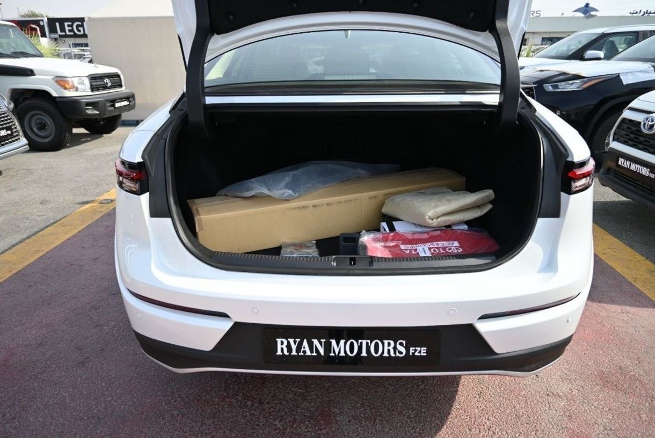 تويوتا كراون تويوتا كراون 2.5 لتر هايبرد، سيدان، دفع أمامي، 4 أبواب، لون أبيض، موديل 2023