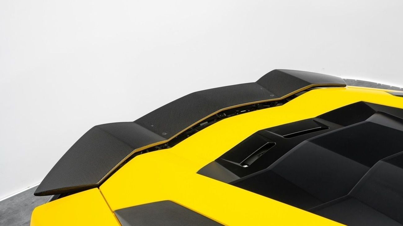 Lamborghini Aventador LP 700-4 - 2014 - GCC Specs