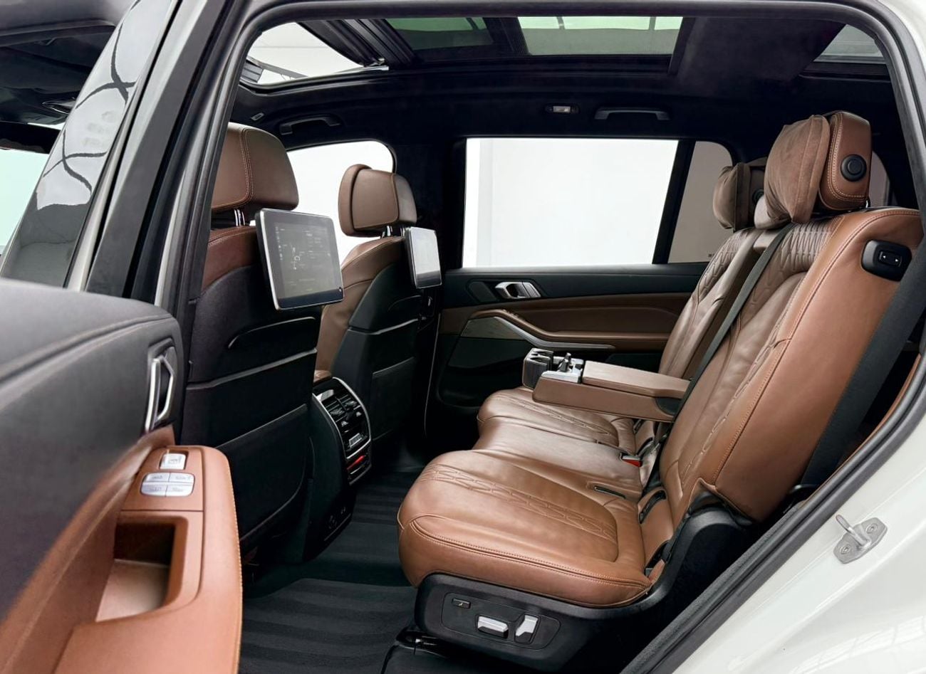 بي أم دبليو X7 2020 BMW X7 xDrive40i M-Sport, Warranty, Full BMW Service History, 7 Seater, Fully Loaded, GCC