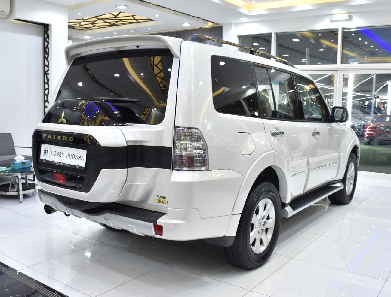 Mitsubishi Pajero GLS MIDLINE EXCELLENT DEAL for our Mitsubishi Pajero GLS ( 2019 Model ) in White Color GCC Specs