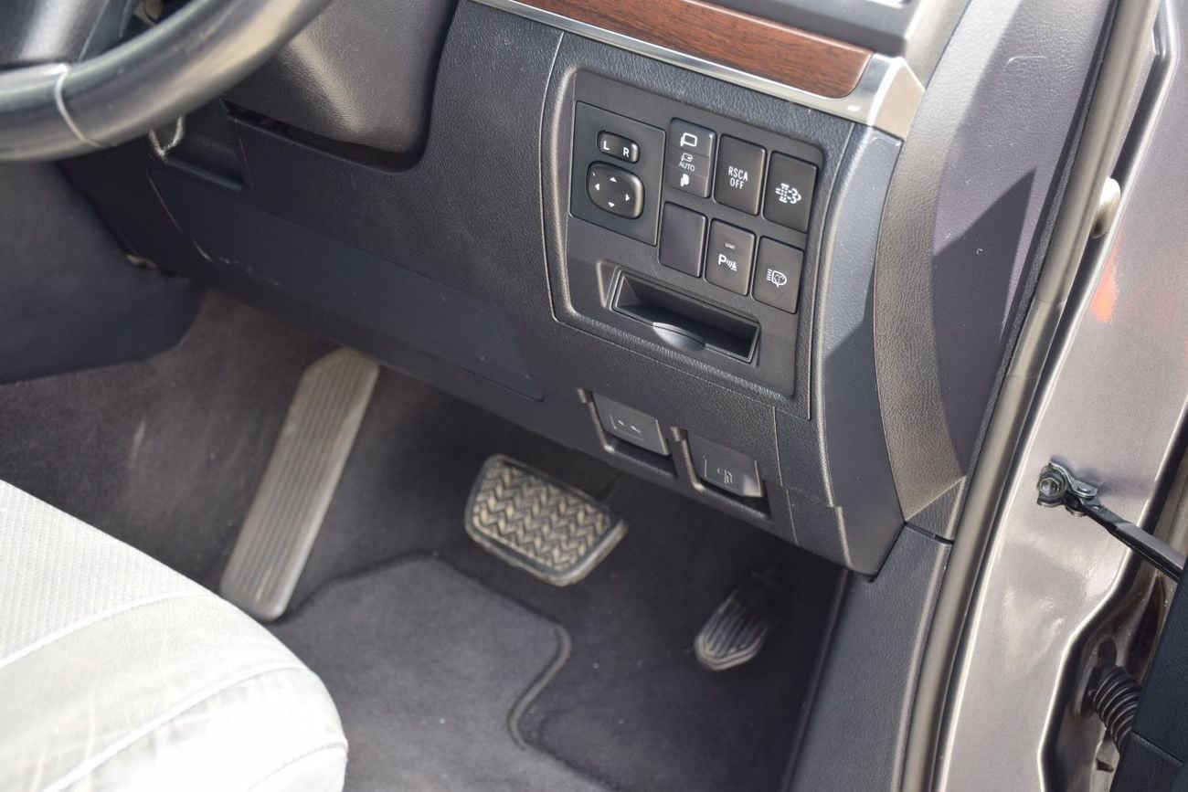 Toyota Land Cruiser VXR VX FULL OPTION DIESEL 4.5L RHD (Export Only)