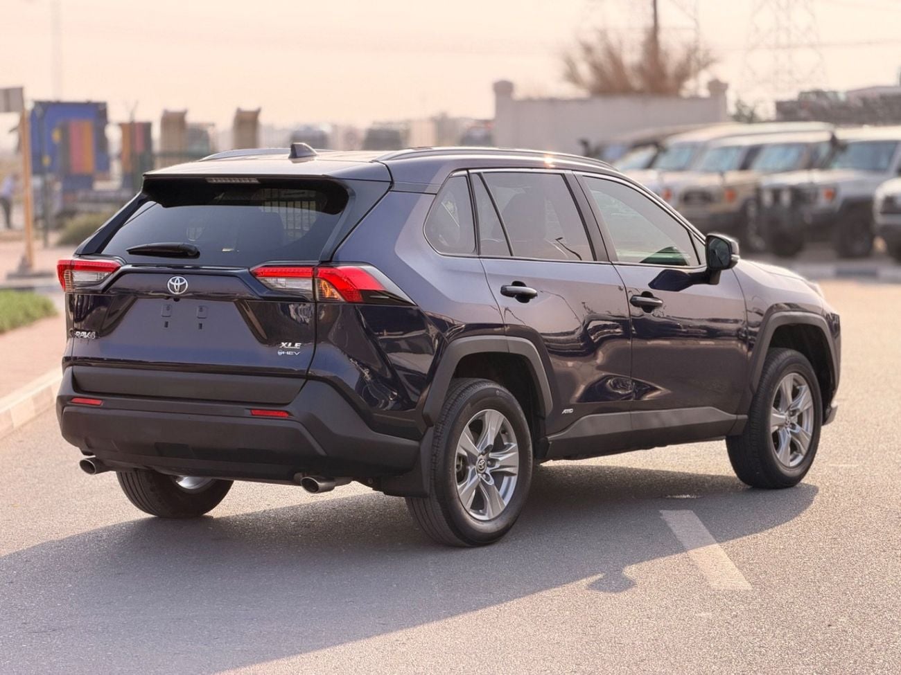 تويوتا راف ٤ Hybrid XLE premium | sunroof, leather seats, push start 2025