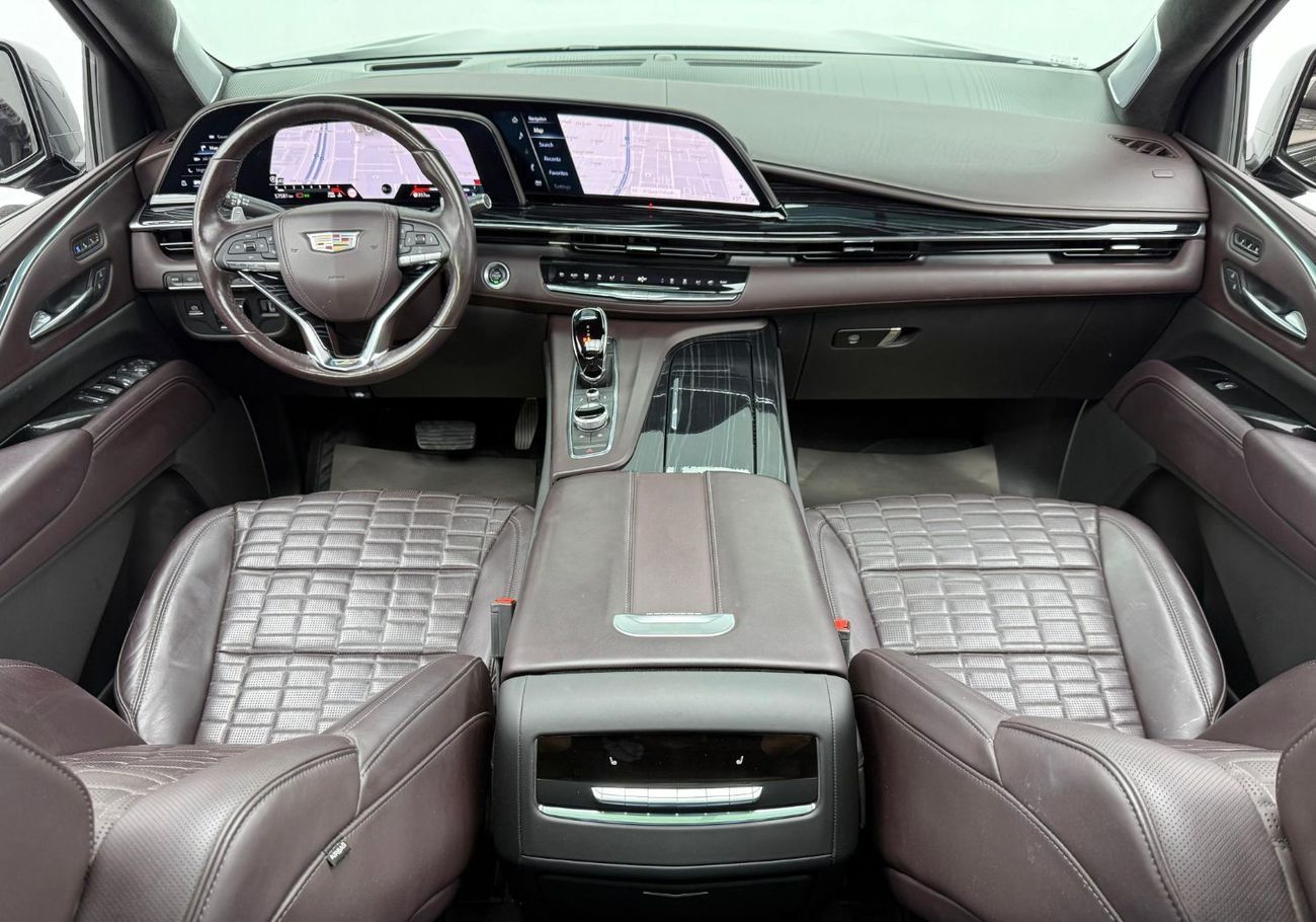 كاديلاك إسكالاد Escalade-V 6.2L 2023 Cadillac Escalade V, 2027 Cadillac Warranty + Service Pack, 7 Seater, Excellent