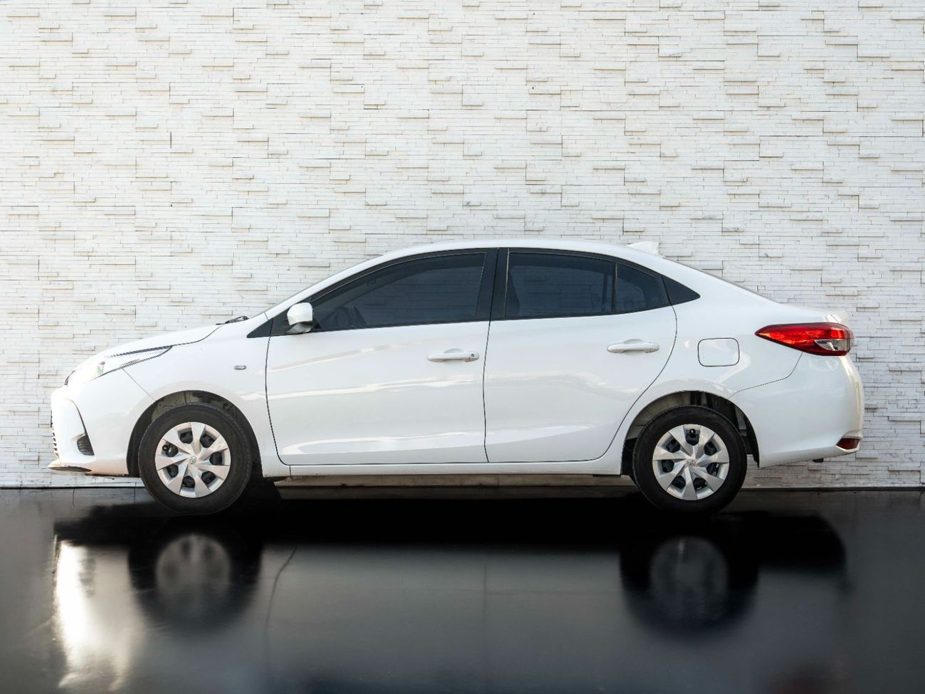 تويوتا يارس 1.5L E