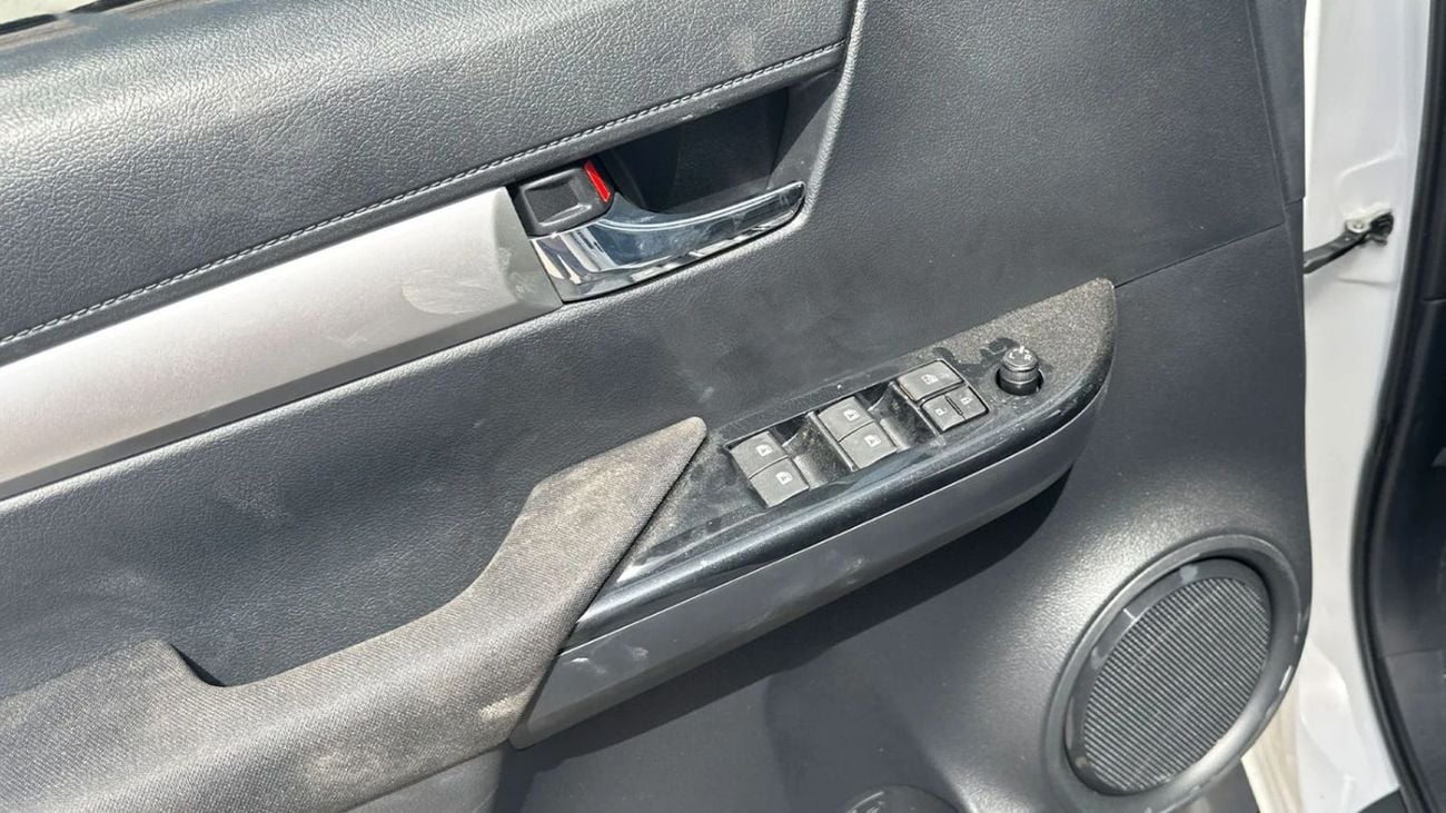 Toyota Hilux Toyota Hilux 2.4 MT 2025 Full option with diff lock