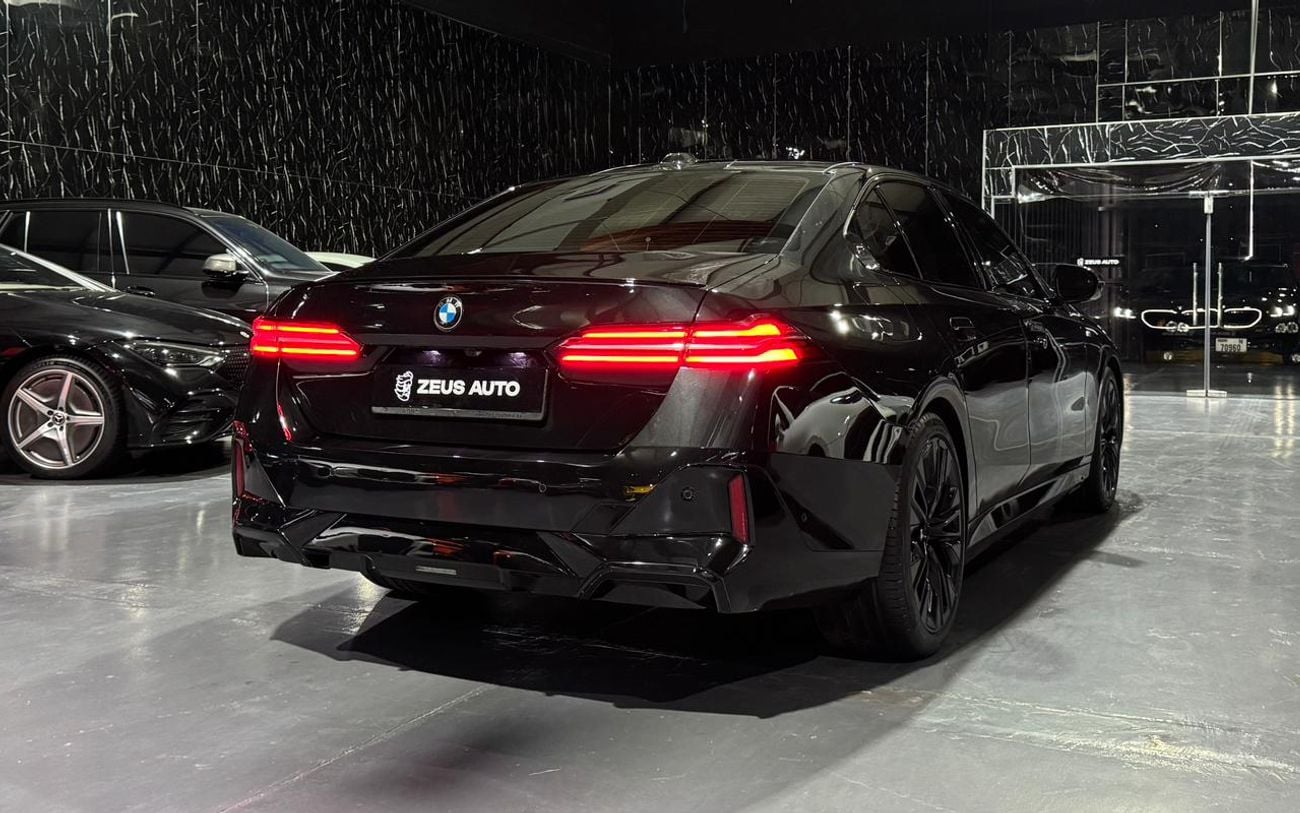 بي أم دبليو 520i 2.0 L, 8 Speed , RWD