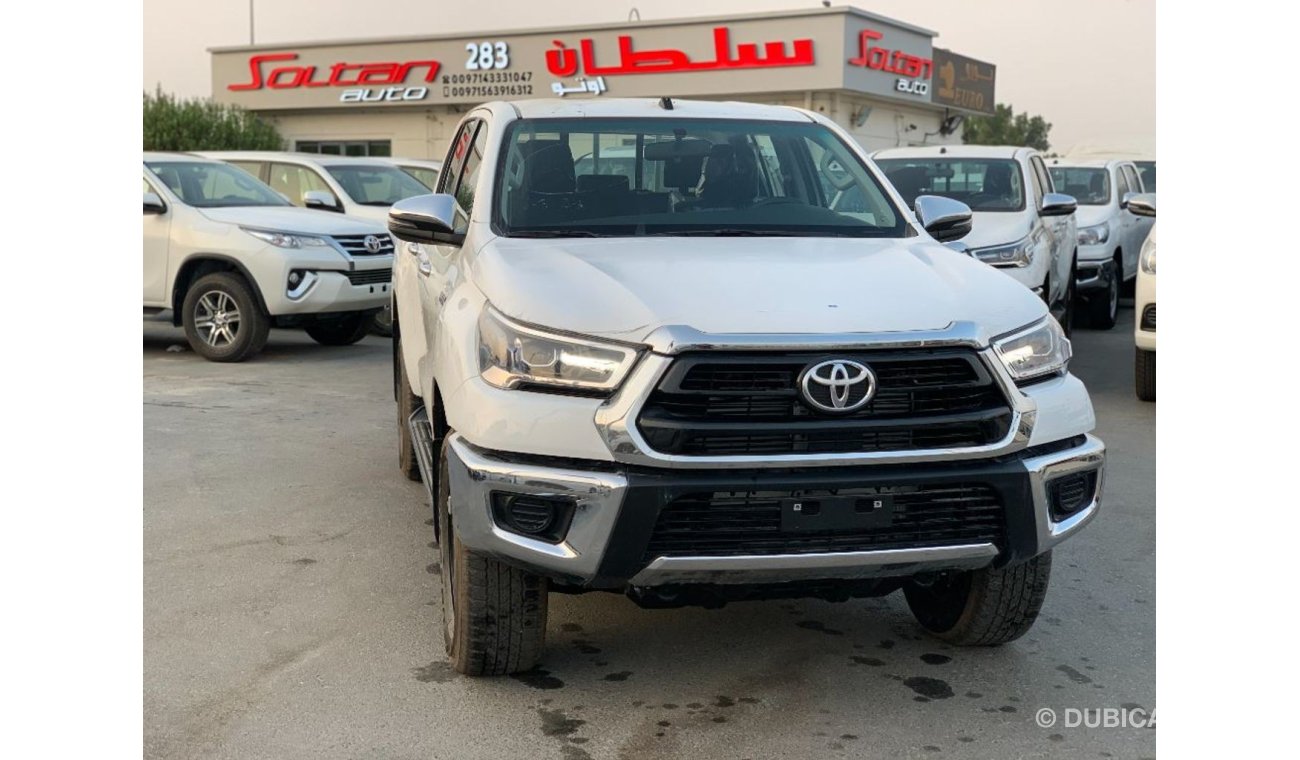 تويوتا هيلوكس Pick Up SR5 4x4 2.4L Diesel with Chrome Bumper