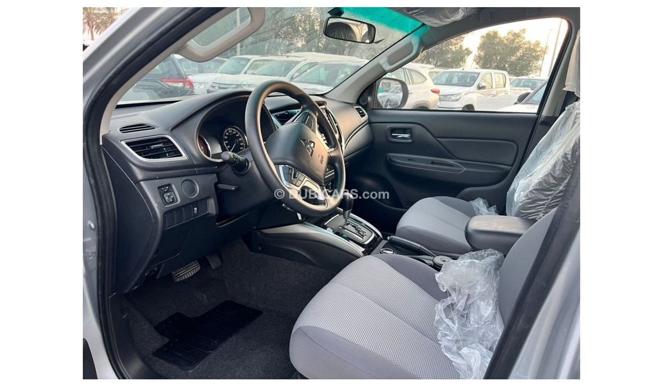 Mitsubishi L200 MITSUBISHI L200 Double Cab 22MY silver color AT 2.4L Diesel // Fog light,, Chrome packedg , black ra