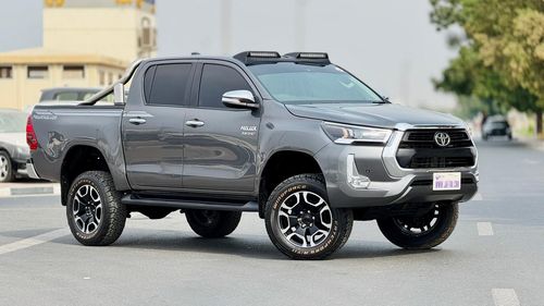 Toyota Hilux PUSH START | DOUBLE CAB | POWER SEAT | AUTO | 2.8L DIESEL | PARKING SENSORS | 2022