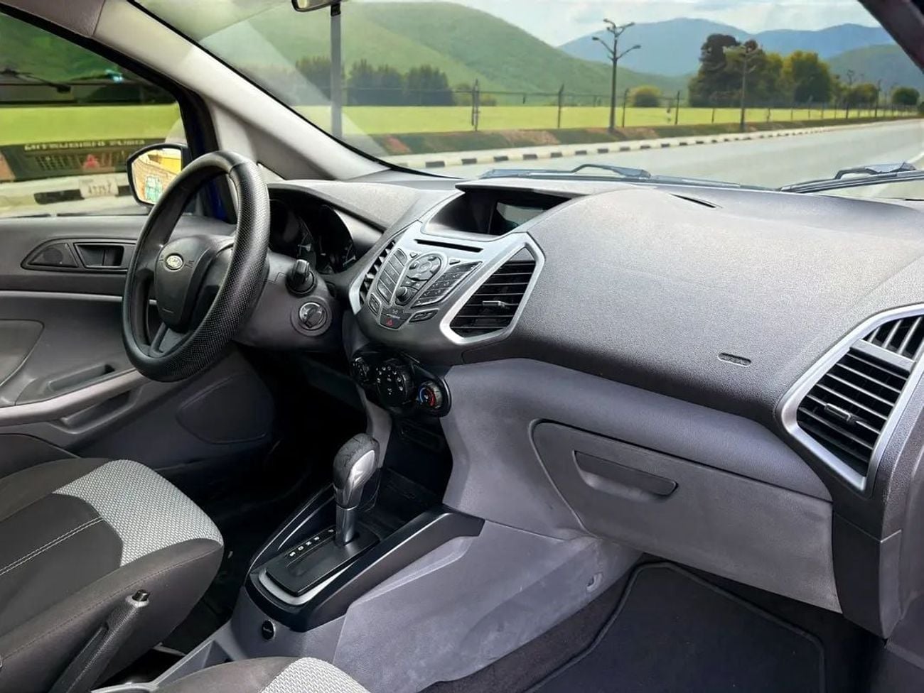 Ford EcoSport TREND  !! EID SALE !! 1 YEAR FREE WARRANTY !!  FORD ECOSPORT 1.5L A/T | 2016 | GCC SPECS | ORIGINAL
