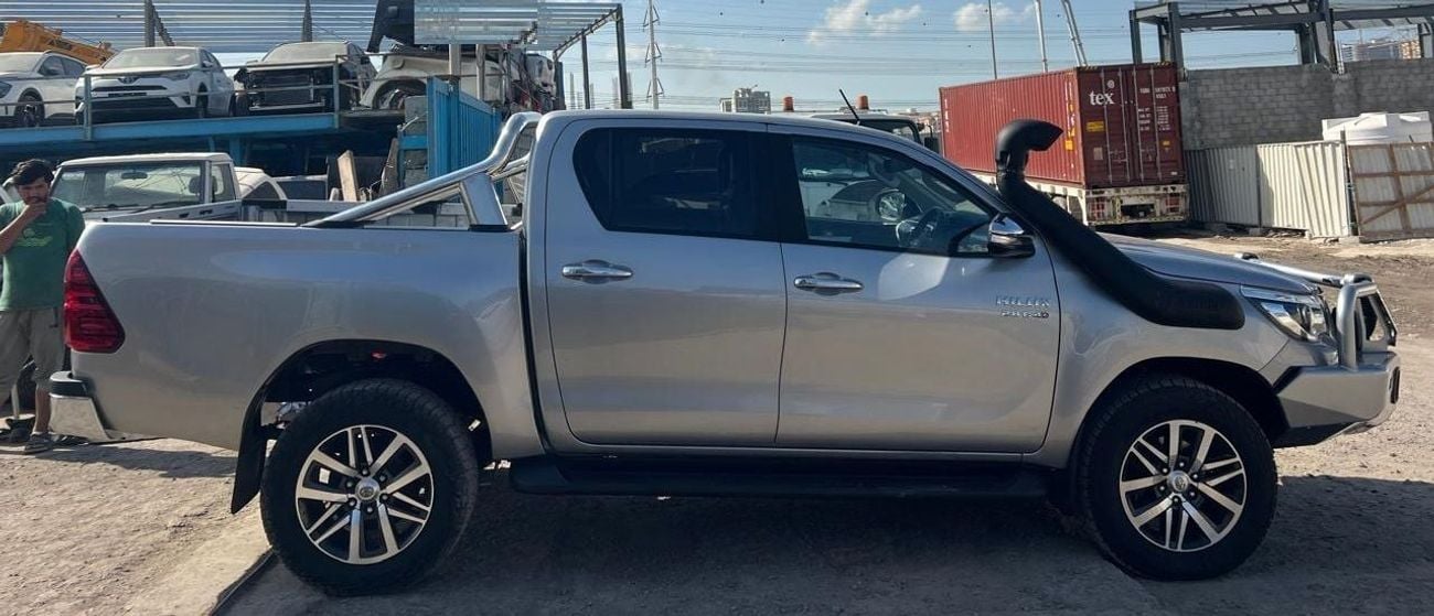 تويوتا هيلوكس TOYOTA HILUX PICKUP DIESEL 2.8 LITER YEAR 2020 SILVER COLOR