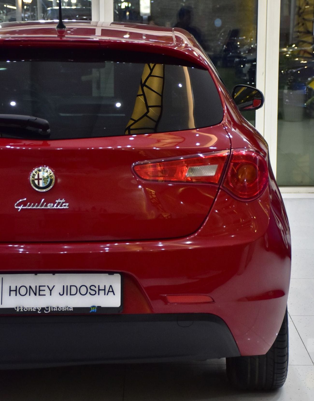 Alfa Romeo Giulietta EXCELLENT DEAL for our Alfa Romeo Giulietta ( 2013 Model ) in Red Color Japanese Specs