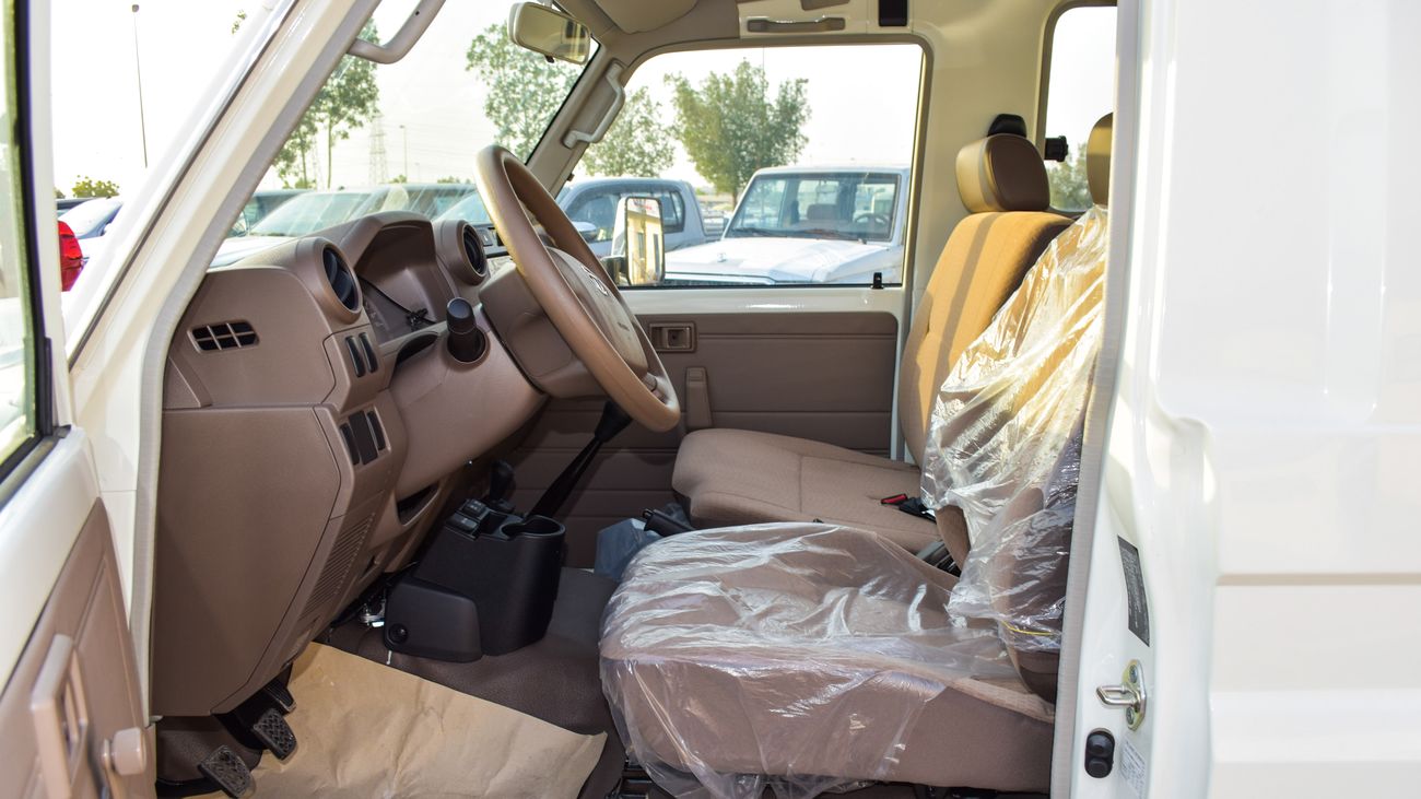 Toyota Land Cruiser 70 4.0 V6