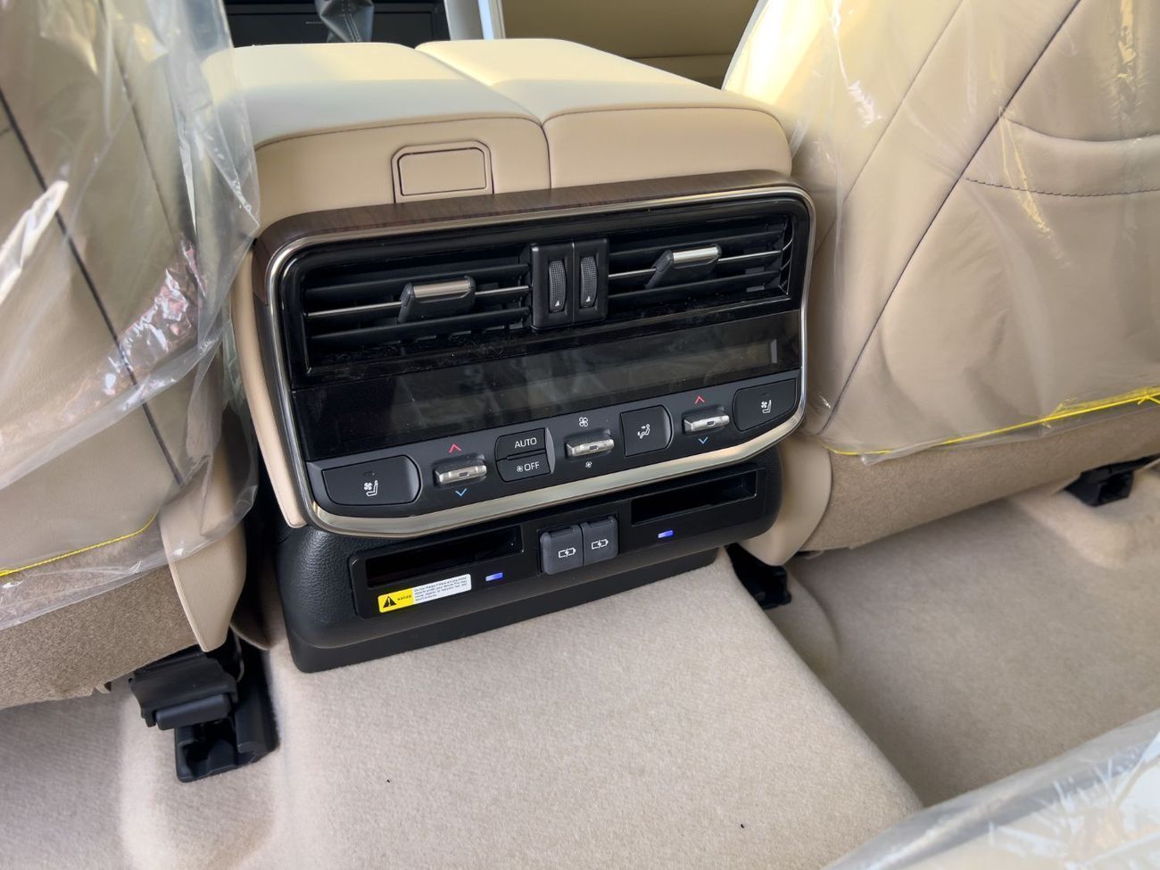 Toyota Land Cruiser  EXPORT ONLY - 2026 LC300 VX 4.0L (GCC Specification)