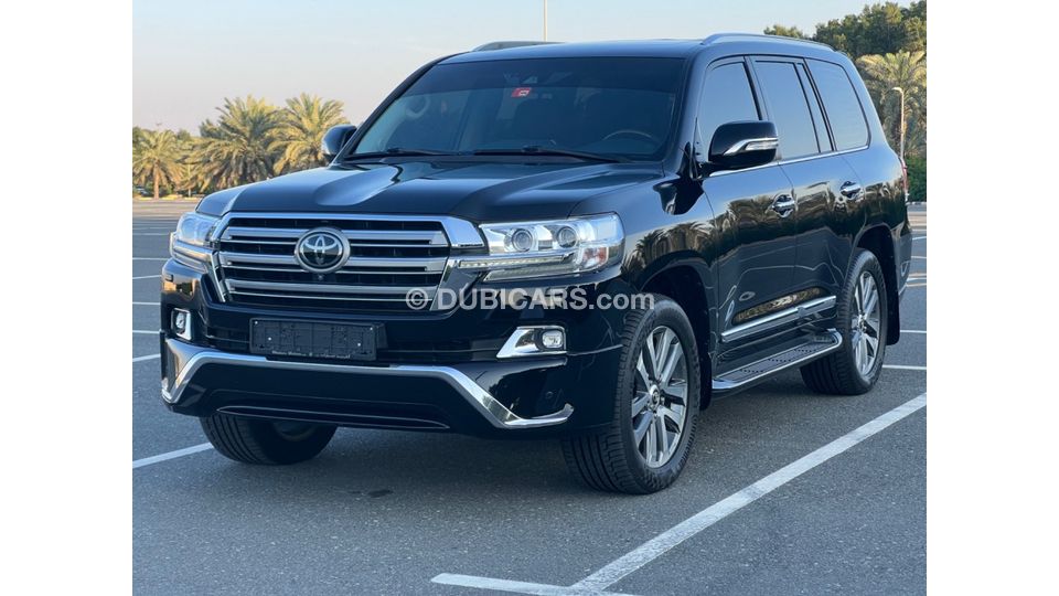 Used Toyota Land Cruiser VXR 2018 for sale in Sharjah 556821