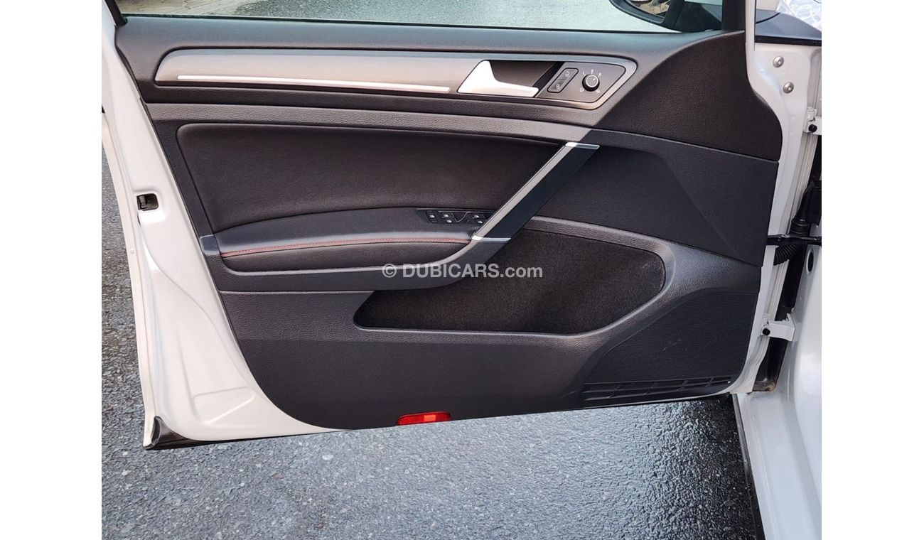 فولكس واجن جولف GTI P2