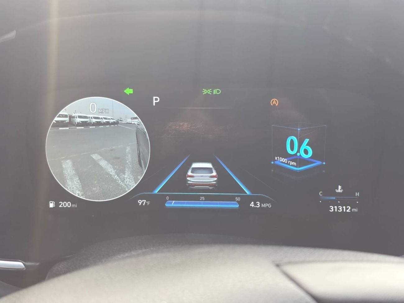 Hyundai Santa Fe Comfort 2.4L Panoramic Roof , 360 camera and Trunk automatic